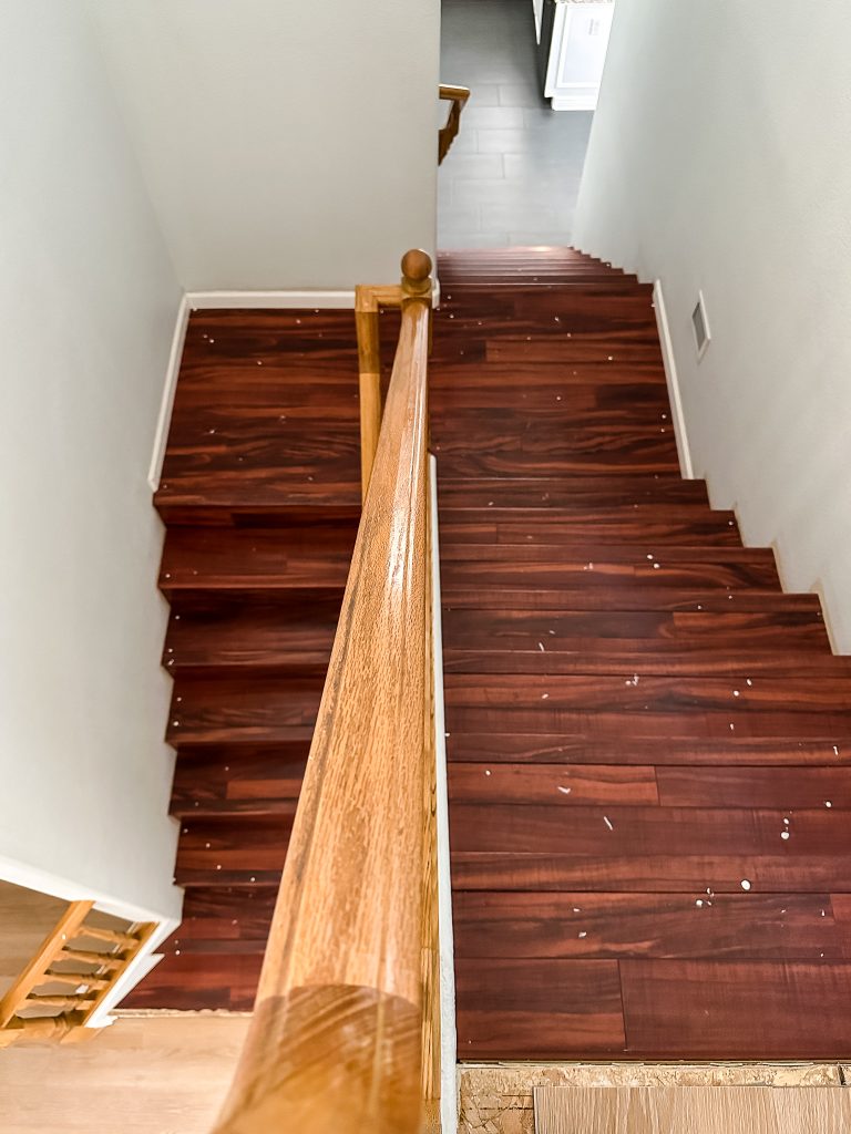 Dated staircase with two access points in the home