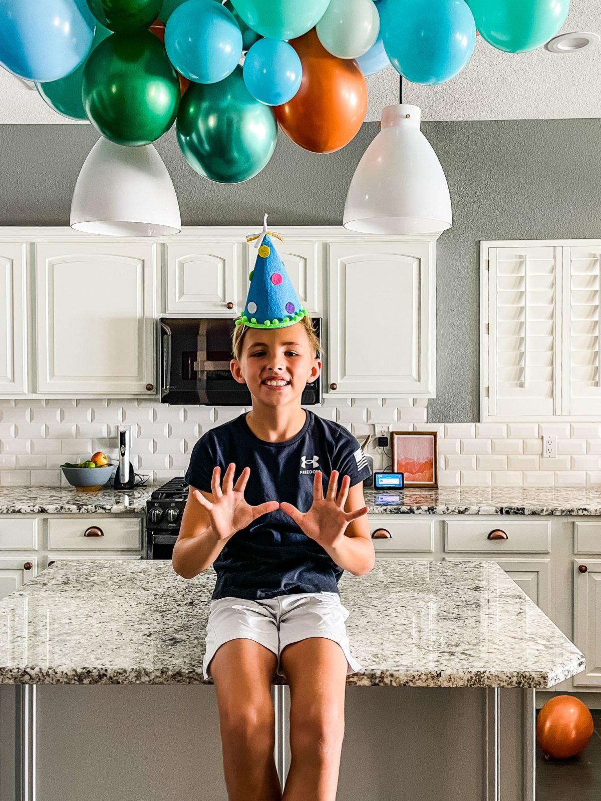 How to Make a Simple DIY birthday Balloon Garland - Haute House Love